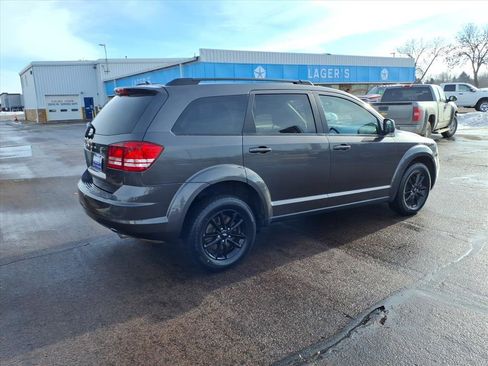 Used 2020 Dodge Journey SE w/ Blacktop Package image 3