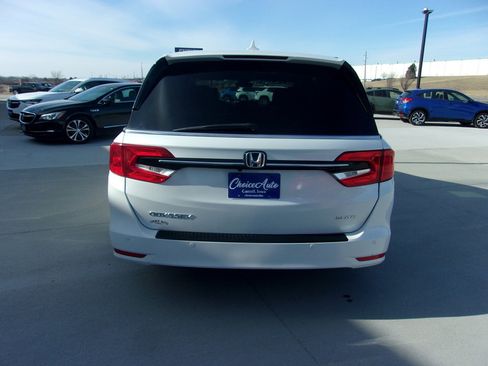 Used 2022 Honda Odyssey Elite image 4