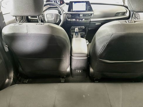 Used 2025 Toyota Prius LE FWD image 34