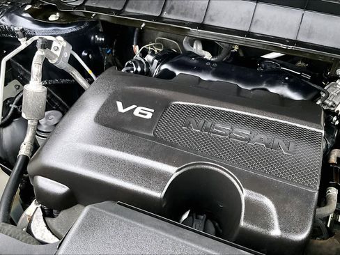 Certified 2022 Nissan Pathfinder SV image 32