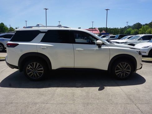 Used 2024 Nissan Pathfinder SL w/ SL Premium Package image 26