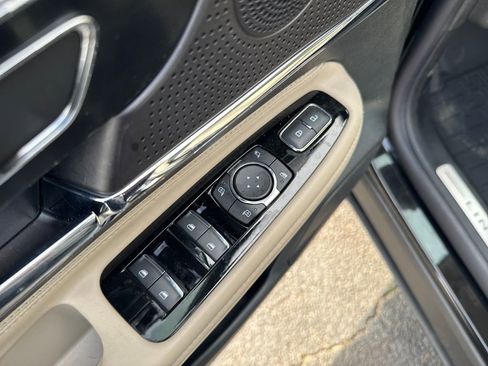 Used 2025 Lincoln Corsair FWD w/ Equipment Group 101A image 2