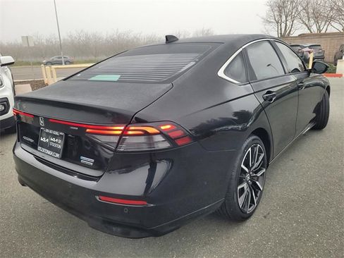 Used 2024 Honda Accord Touring image 4