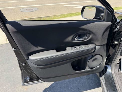Used 2016 Honda HR-V LX image 13