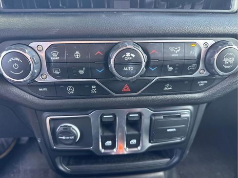 Used 2024 Jeep Wrangler Sport AWD/4WD image 15