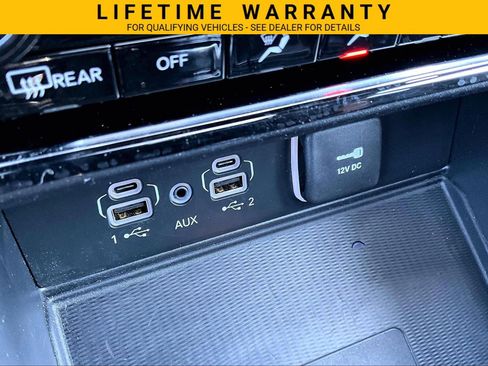 Used 2025 Jeep Grand Cherokee Altitude RWD image 28