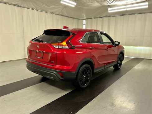 Used 2023 Mitsubishi Eclipse Cross LE image 2