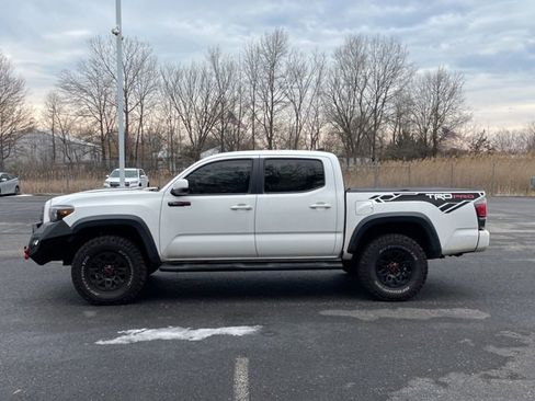 Used 2018 Toyota Tacoma TRD Pro image 3