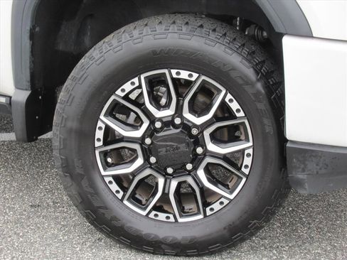 Used 2023 GMC Sierra 2500 Denali w/ Denali Ultimate Package image 10