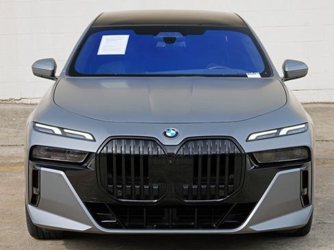 Used 2023 BMW 760i xDrive AWD/4WD image 54