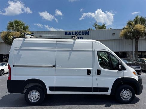 Used 2024 RAM ProMaster 2500 FWD image 1
