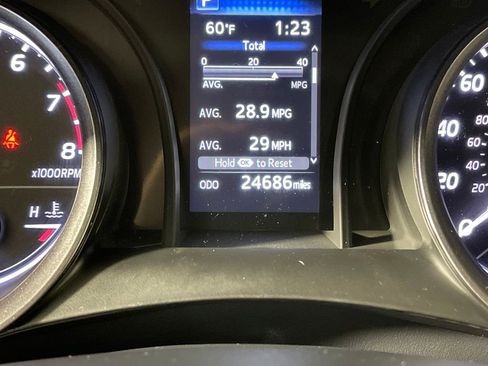 Used 2023 Toyota Camry SE image 19