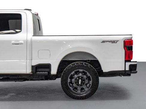 Used 2024 Ford F250 Lariat w/ Lariat Ultimate Package AWD/4WD image 11