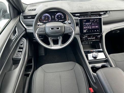 New 2025 Jeep Grand Cherokee Laredo X w/ Luxury Tech Group I image 11