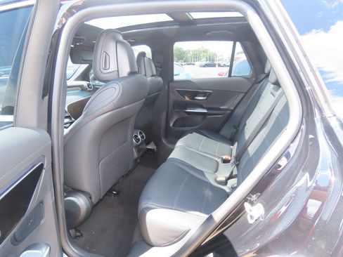 Used 2025 Mercedes-Benz GLC 300 image 21