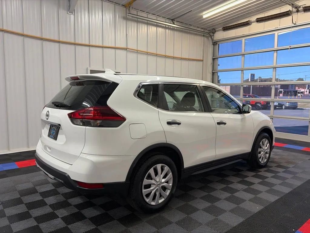 Used 2019 Nissan Rogue S FWD image 3