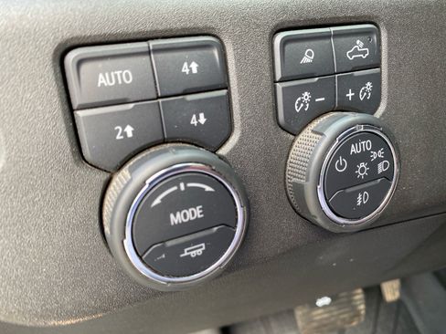 Used 2024 Chevrolet Silverado 1500 High Country AWD/4WD image 14