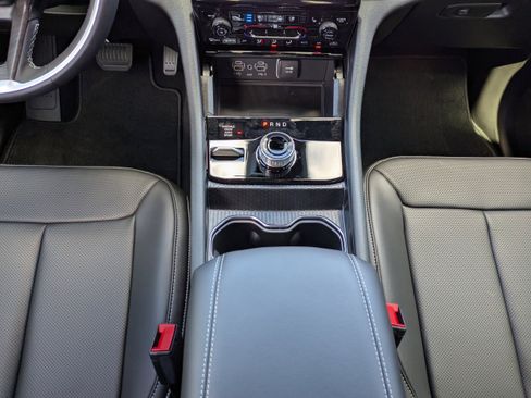 New 2025 Jeep Grand Cherokee Limited w/ Luxury Tech Group II image 20