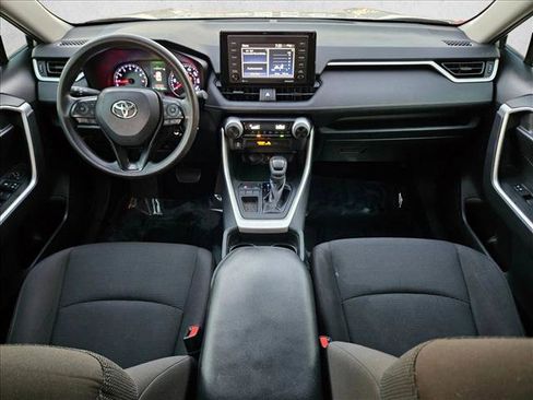 Used 2020 Toyota RAV4 LE image 16