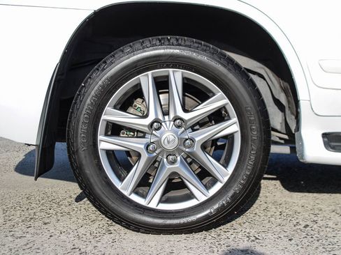 Used 2015 Lexus LX 570 4WD w/ Luxury Package image 51