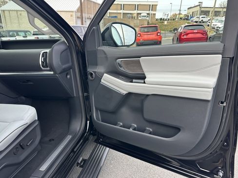 New 2025 Ford Expedition Max Platinum w/ Platinum Ultimate Package image 16