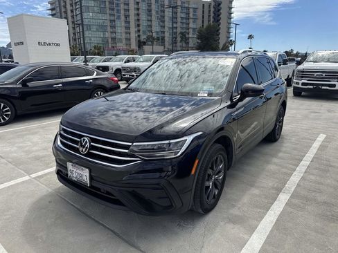 Used 2023 Volkswagen Tiguan SE image 9