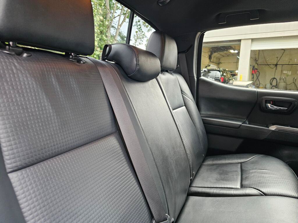 Used 2021 Toyota Tacoma Limited RWD image 13