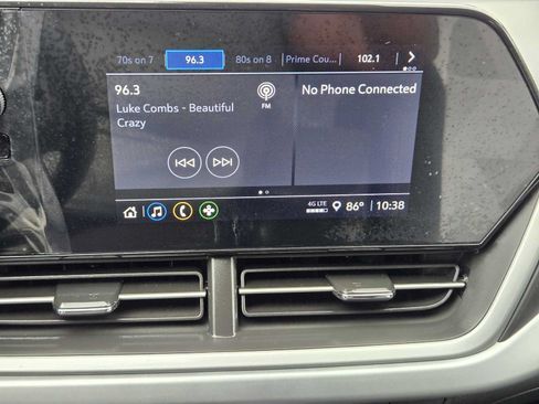 Used 2024 Chevrolet Trax LS w/ LS Convenience Package FWD image 17