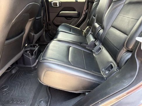 Used 2021 Jeep Gladiator Overland w/ Popular Equipment Package AWD/4WD image 11