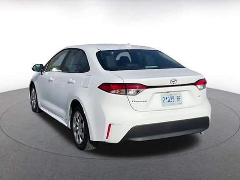 Used 2025 Toyota Corolla LE image 11