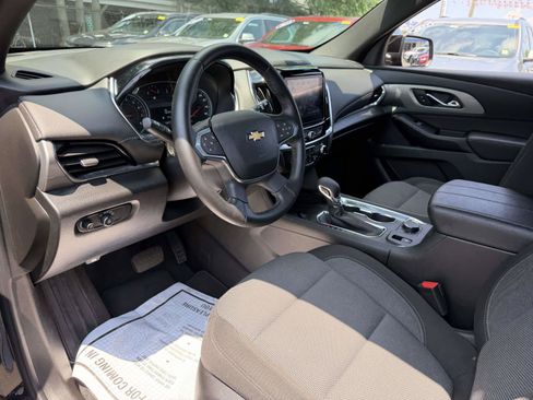 Certified 2023 Chevrolet Traverse LT FWD image 10
