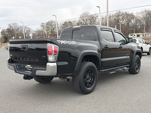 Used 2023 Toyota Tacoma TRD Off-Road image 3