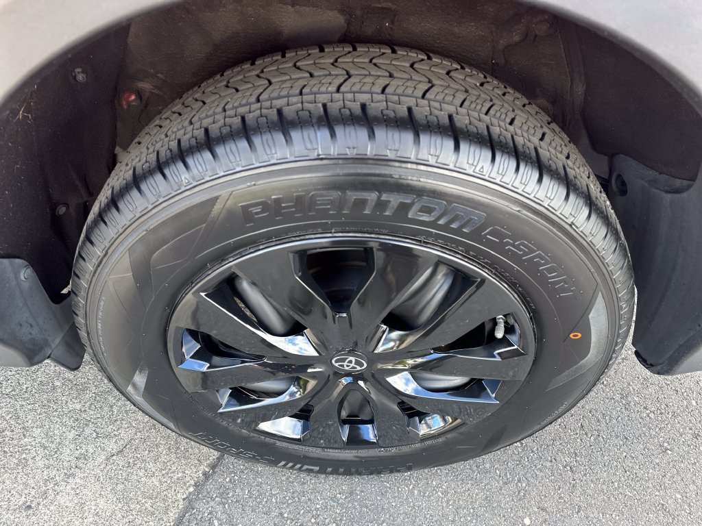 Certified 2017 Toyota RAV4 LE AWD/4WD image 26