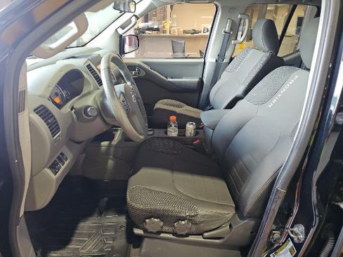 Used 2012 Nissan Frontier SV w/ Sport Appearance Pkg RWD image 4