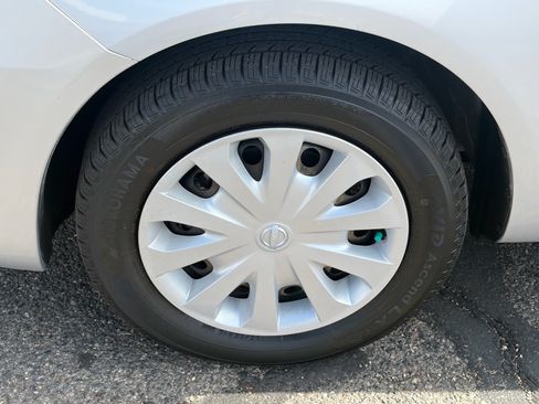 Used 2019 Nissan Versa SV FWD image 10