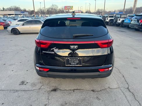 Used 2017 Kia Sportage LX AWD/4WD image 4