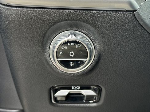 Used 2022 Mercedes-Benz C 300 Sedan image 38