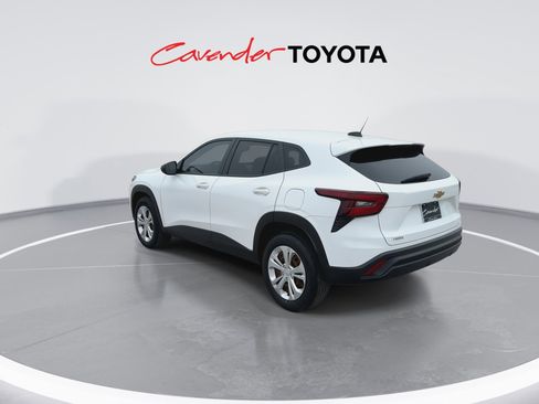 Used 2024 Chevrolet Trax LS FWD image 6