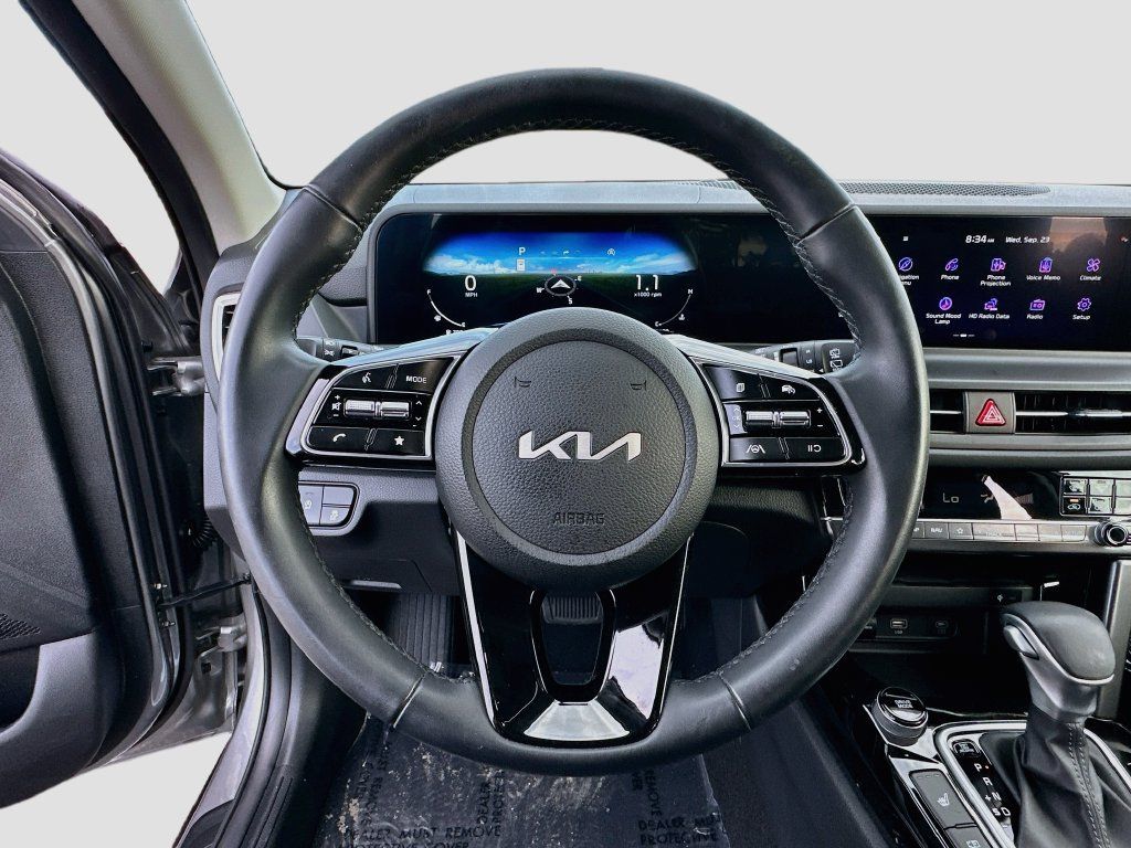 Used 2025 Kia Seltos EX w/ EX Sunroof Package FWD image 11
