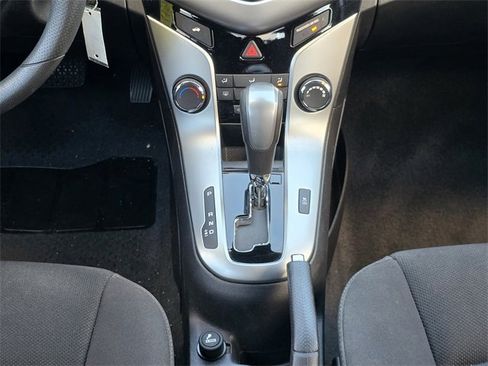 Used 2016 Chevrolet Cruze LT w/ Technology Package image 19