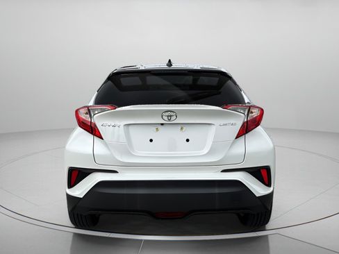 Used 2021 Toyota C-HR Limited FWD image 4
