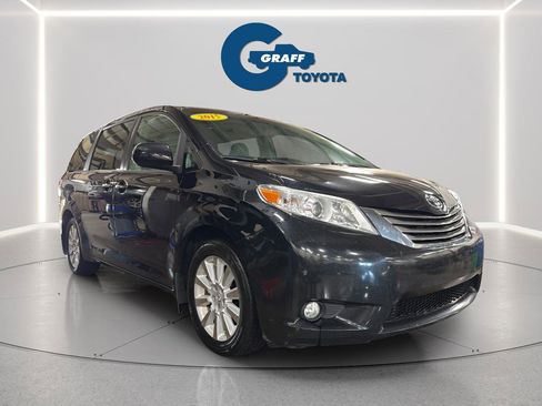 Used 2015 Toyota Sienna XLE AWD/4WD image 3