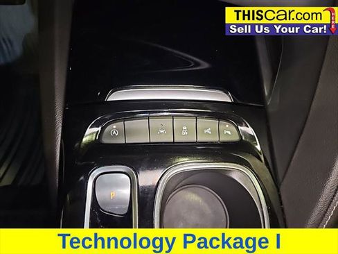 Used 2022 Buick Envision Avenir w/ Technology Package II image 16