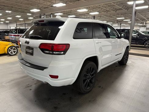 Used 2022 Jeep Grand Cherokee Laredo X image 4