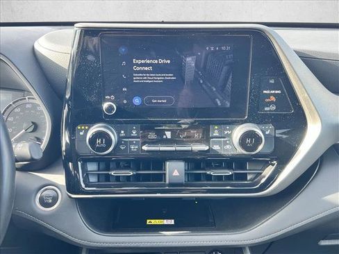 Certified 2024 Toyota Highlander XLE image 13