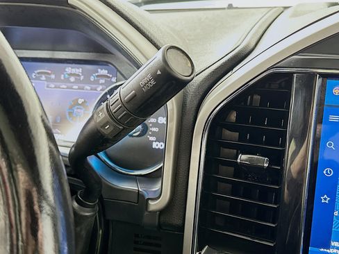 Used 2022 Ford F250 Lariat w/ Black Appearance Package image 17