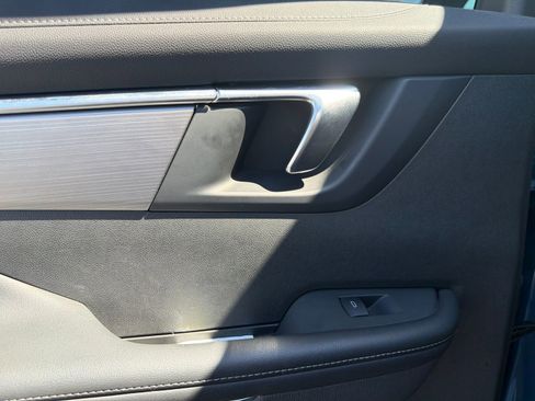 Used 2025 Buick Enclave Preferred w/ Power Package FWD image 24