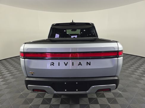 Used 2022 Rivian R1T Adventure image 4