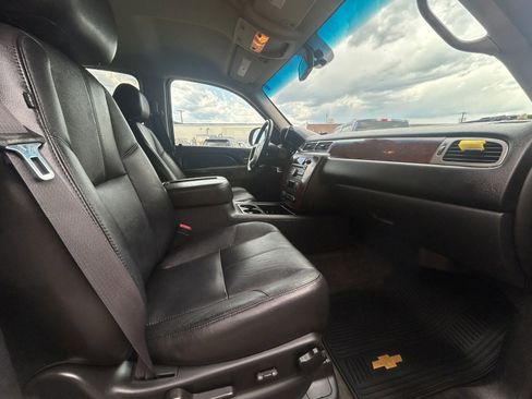 Used 2013 Chevrolet Avalanche LT image 47