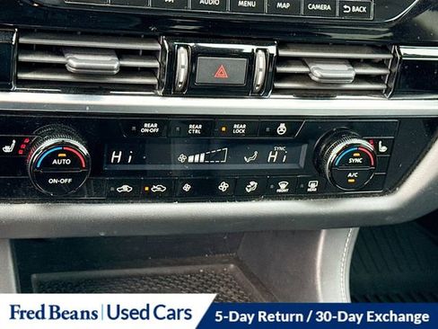 Used 2023 Nissan Pathfinder SL AWD/4WD image 21